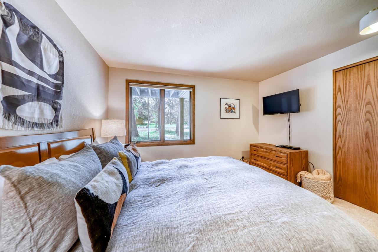 6 Red Cedar Villa Sunriver Bagian luar foto