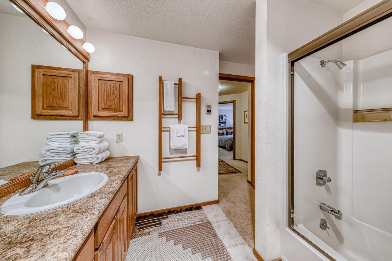 6 Red Cedar Villa Sunriver Bagian luar foto